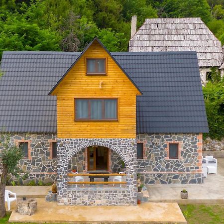 Villa Prelatheth Bagian luar foto