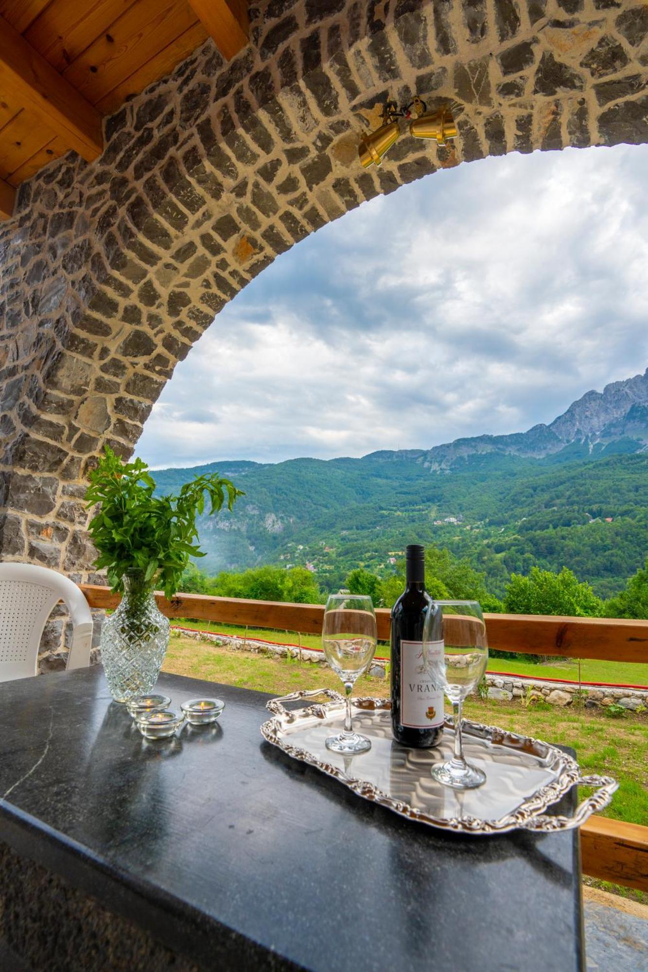 Villa Prelatheth Bagian luar foto