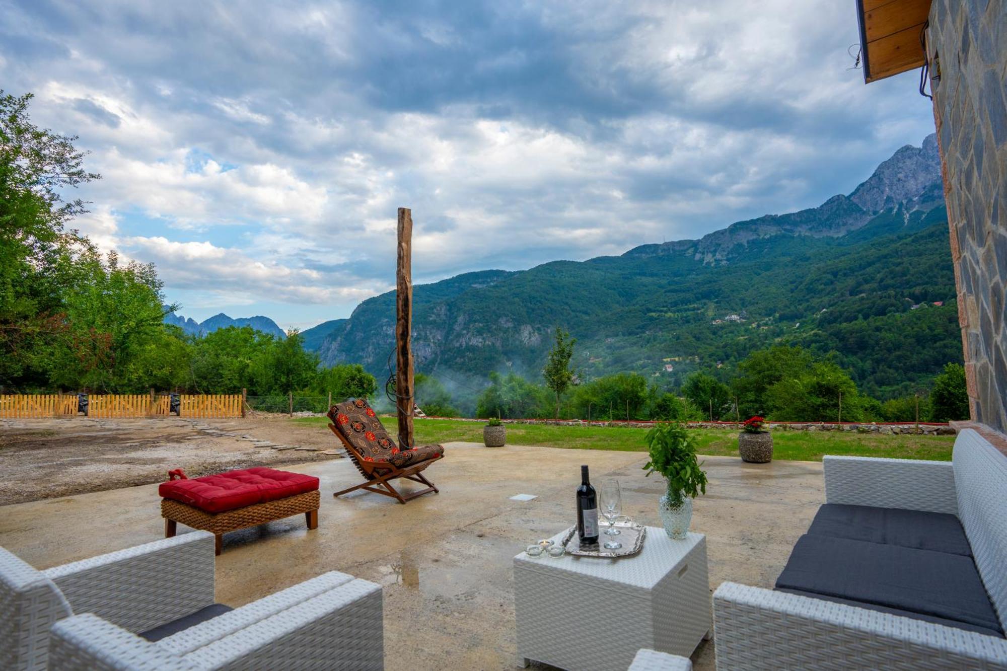 Villa Prelatheth Bagian luar foto