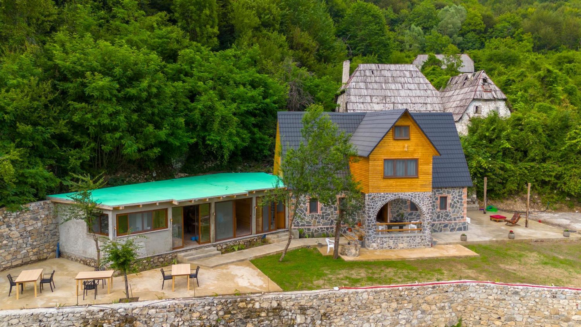 Villa Prelatheth Bagian luar foto