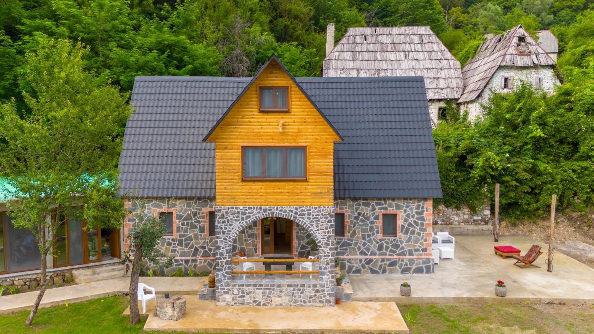 Villa Prelatheth Bagian luar foto